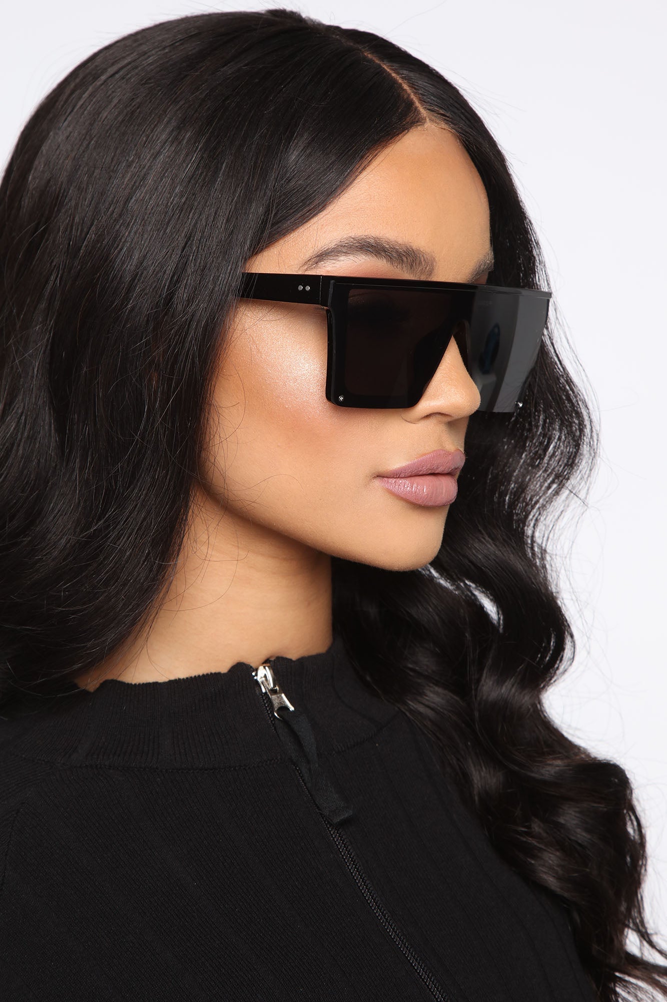 https://cdn.shopify.com/s/files/1/0293/9277/products/01-14-20_Studio_4_BR_LE_13-32-11_39__P20027SDCP_Black_P_1082_RA.jpg?v=1579111937