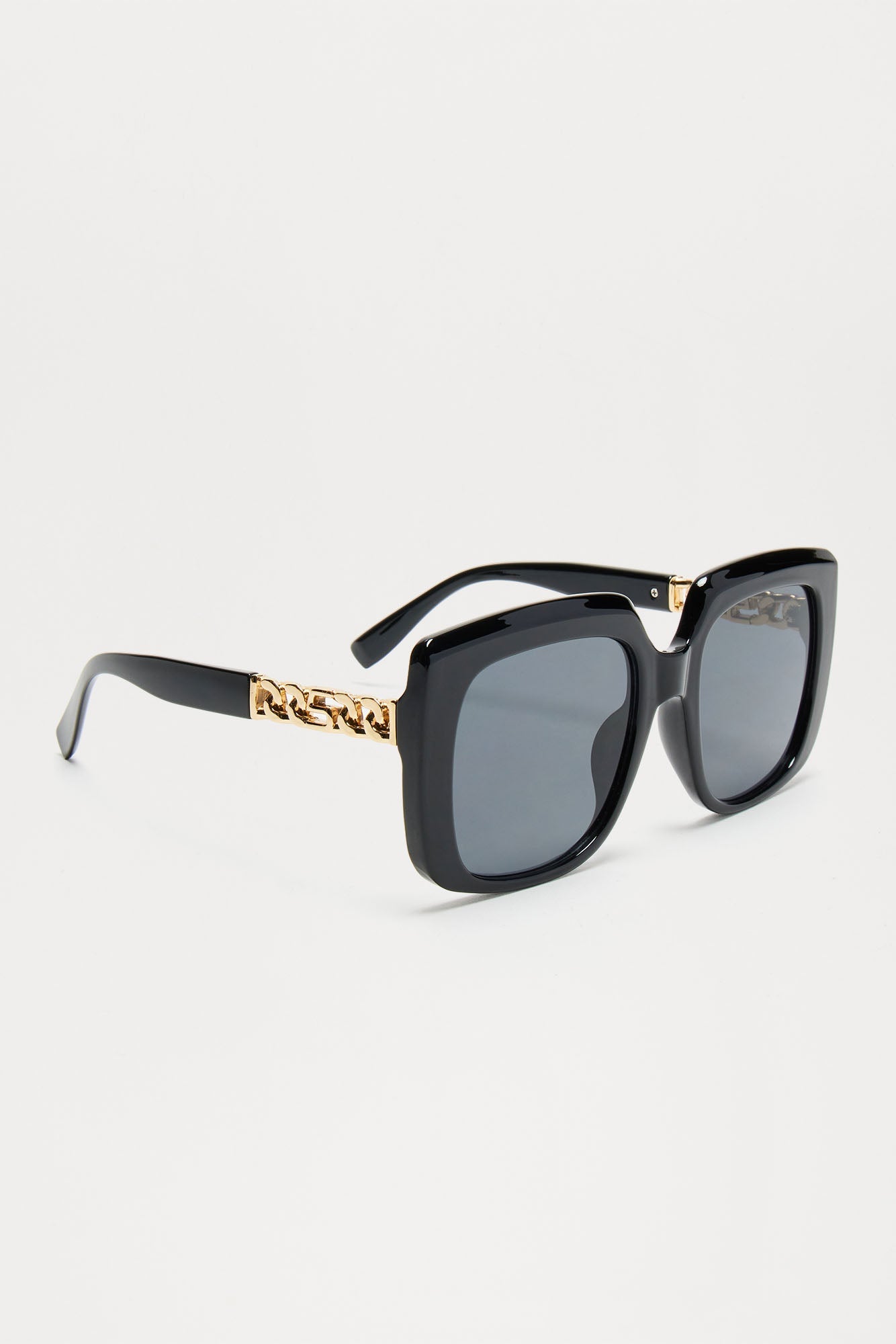 https://cdn.shopify.com/s/files/1/0293/9277/files/06-03-24_S10_38_BQ237266_Black_CXB_13-19-15_12371_EH_ES.jpg?v=1718315836