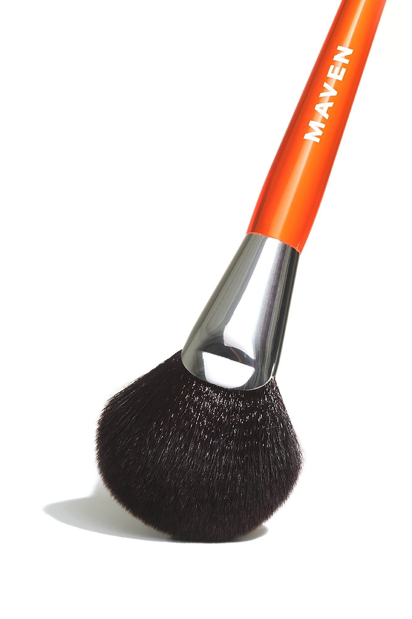 https://cdn.shopify.com/s/files/1/0293/9277/products/09-02-2_Beauty_all_over_fan_brush_03_RG.jpg?v=1606259031