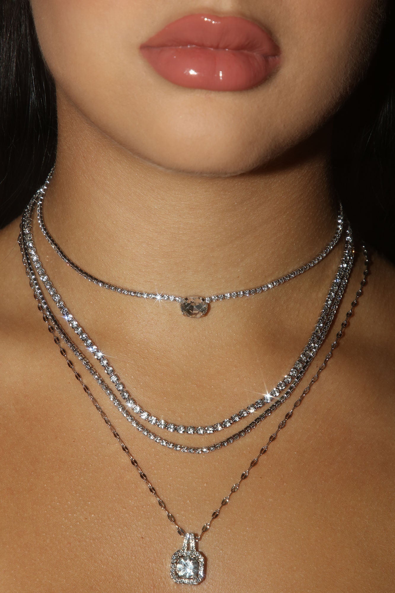 https://cdn.shopify.com/s/files/1/0293/9277/products/09-13-22Studio6_KJ_13-34-15_47_TROY10583_Silver_0229_JB.jpg?v=1702948642