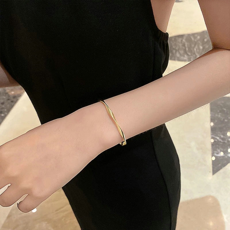 Classic Twisted Gold Bracelet