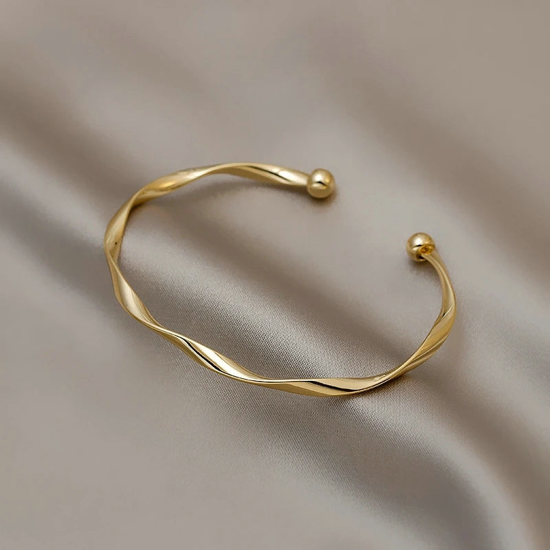 Classic Twisted Gold Bracelet