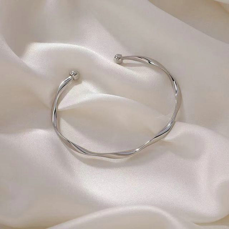 Classic Twisted Gold Bracelet