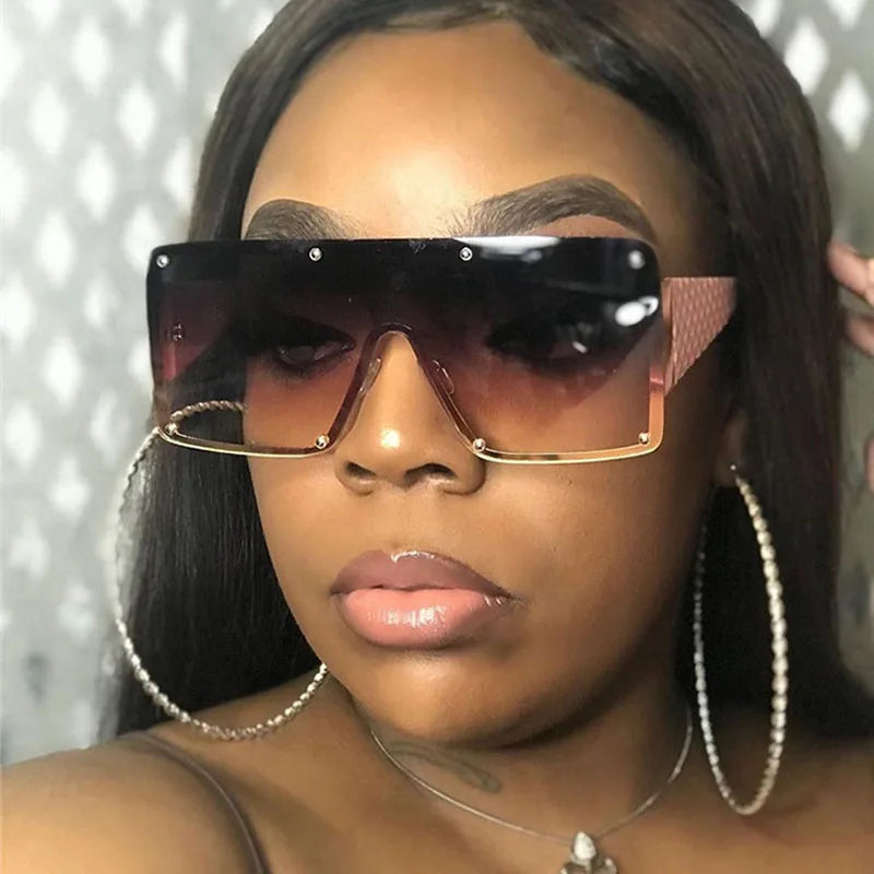 One-piece Wide-rimmed Sunglasses