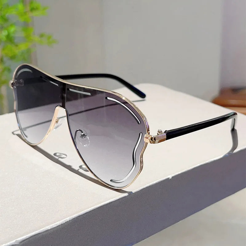 Luxury Oversized Shield One-Piece Punk Sunglasses - UV400