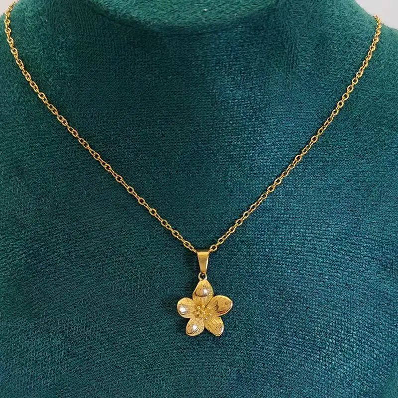 Hand-cCast Flower Pendant Necklace