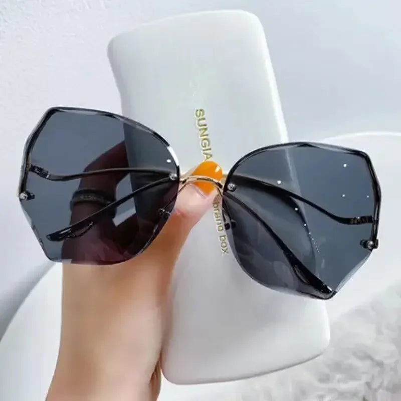 Round Designer Rimless
