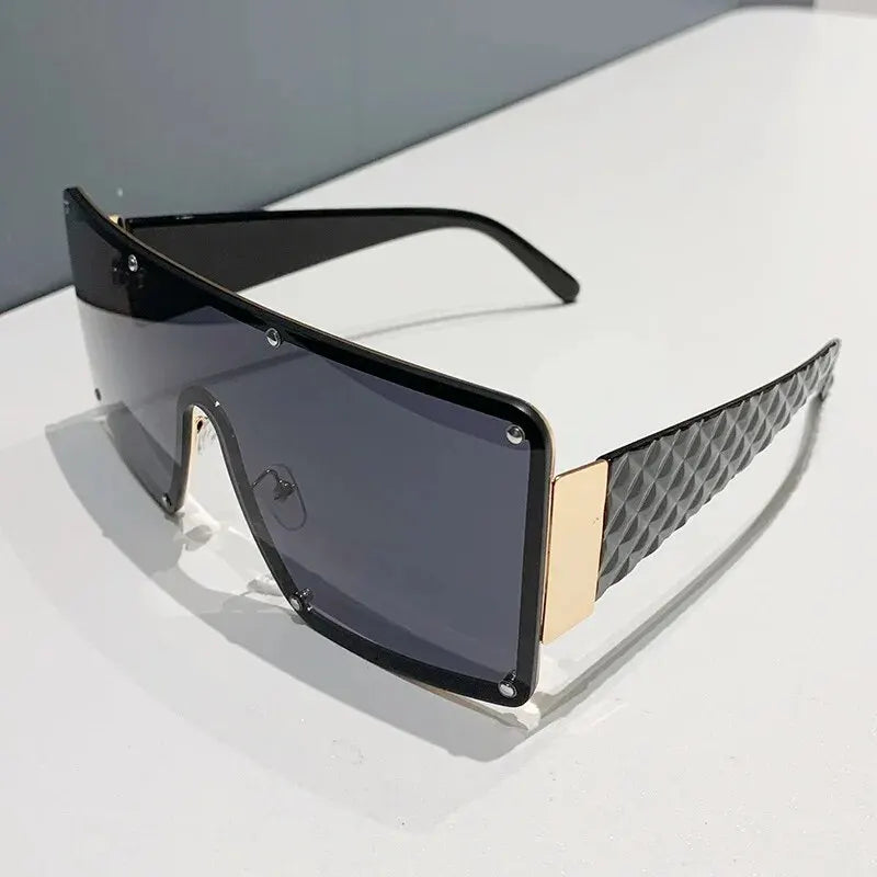 One-piece Wide-rimmed Sunglasses