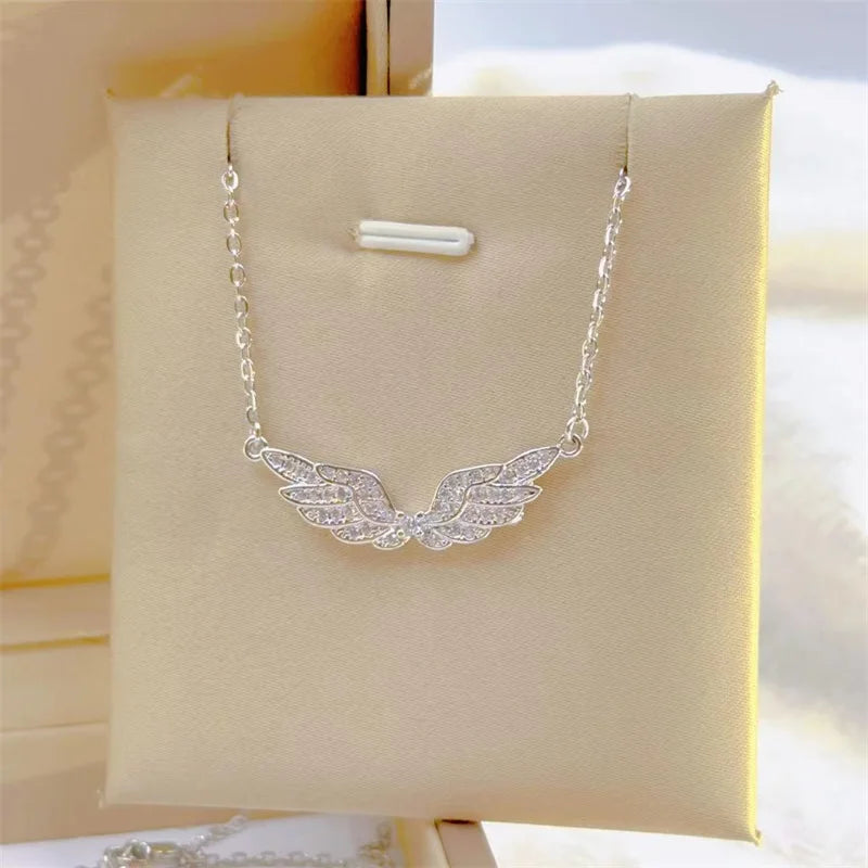 Exquisite Light Luxury White Necklace