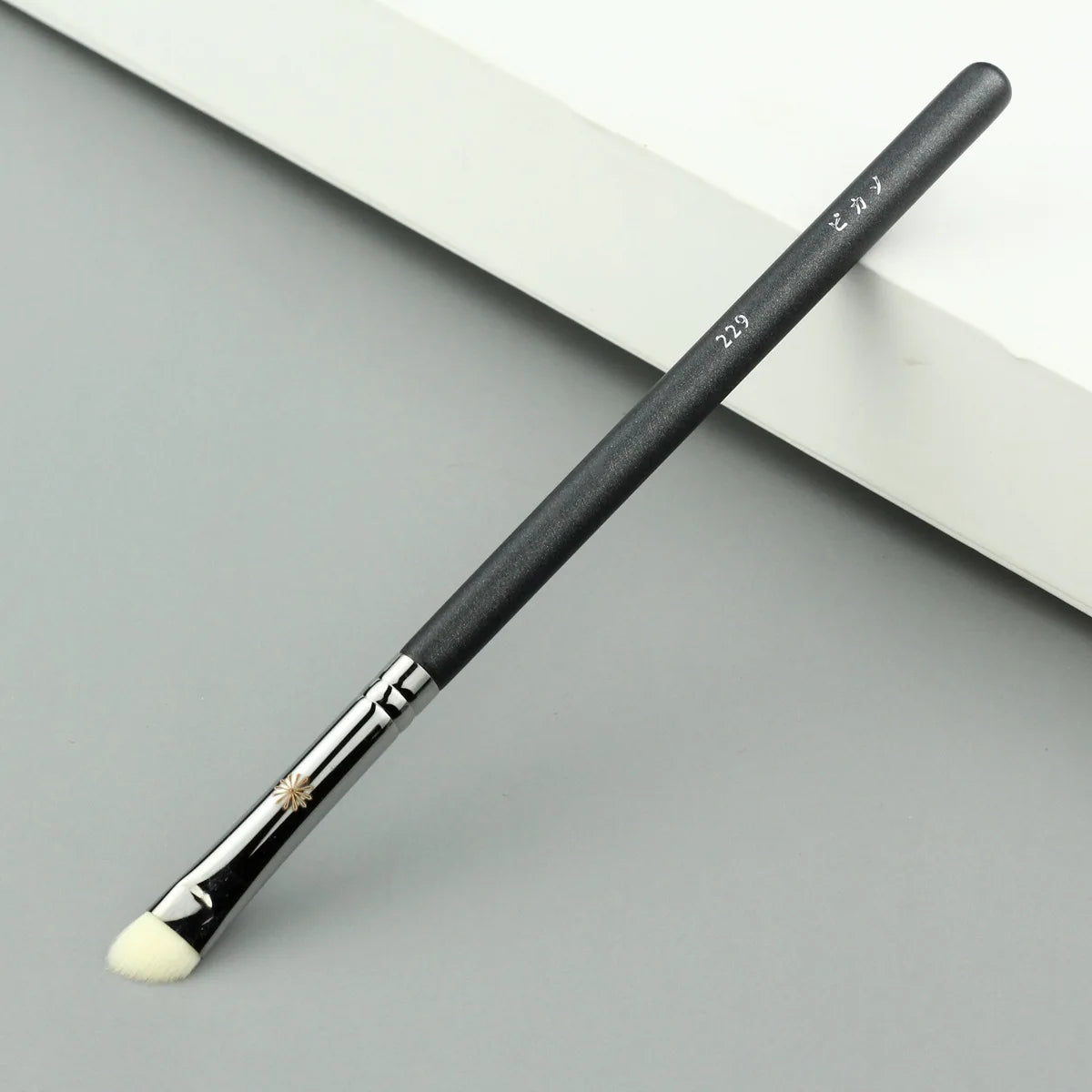 1pc Pro P series Makeup brushes Powder Foundation