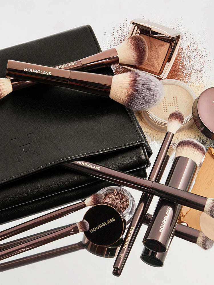 Vegan brush travel brush set includes 7 brushes for the eye and face with a bag gift box packaging
