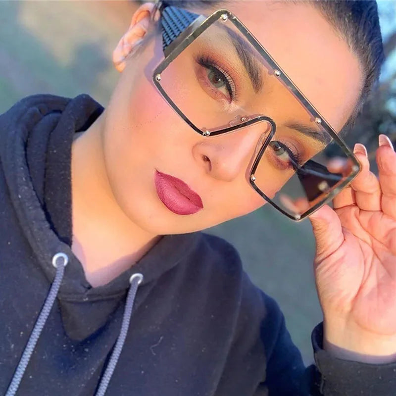 One-piece Wide-rimmed Sunglasses