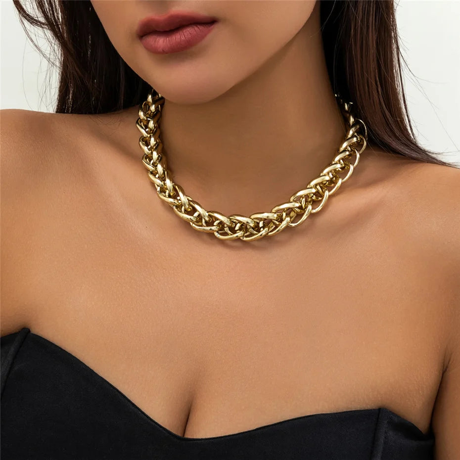 Goth Creative Big Chunky Twisted Lock Choker