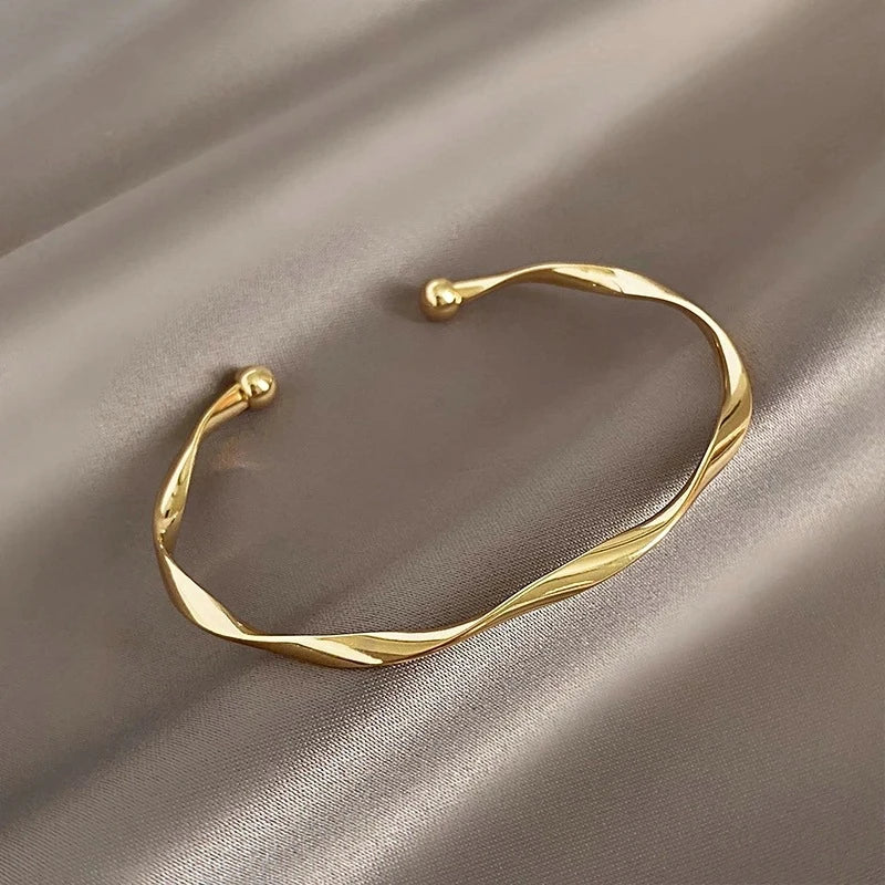 Classic Twisted Gold Bracelet