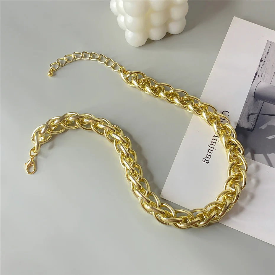 Goth Creative Big Chunky Twisted Lock Choker