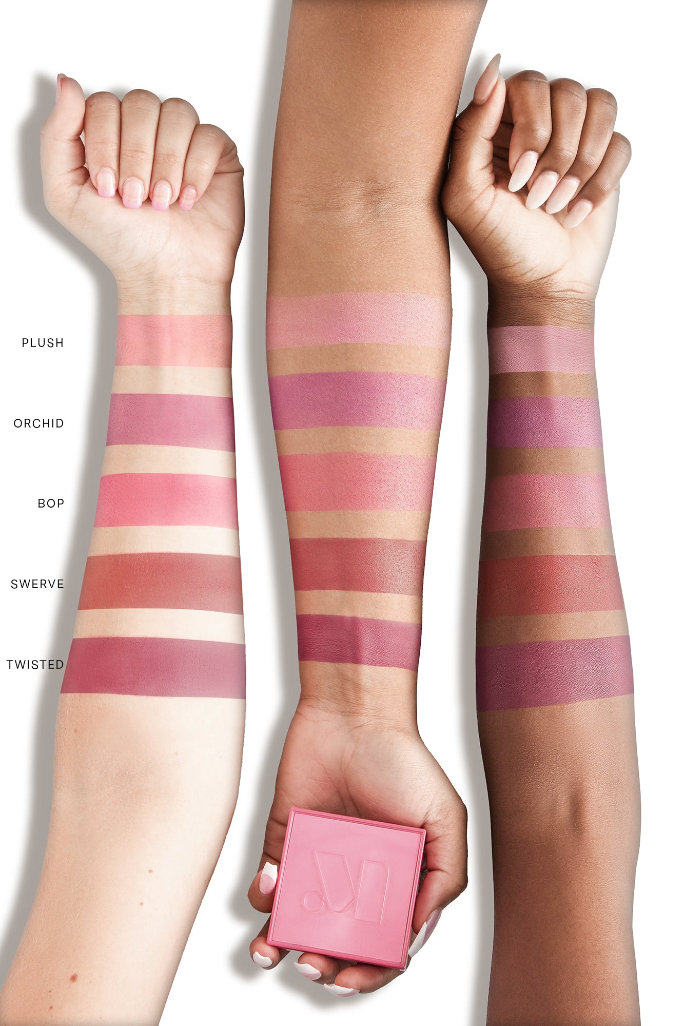 https://cdn.shopify.com/s/files/1/0293/9277/products/08-17-21Studio4Maven3DCheekPowderPDPArmSwatches_SN_SB_09-24-11_LOOK_2_1413-Edit_AS_a00102cf-5593-45cf-8620-2eef454d3a33.jpg?v=1683311629