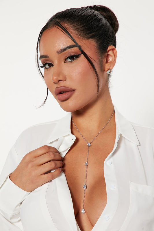 https://cdn.shopify.com/s/files/1/0293/9277/products/09-21-22Studio4_ME_DJ_13-33-06_43_N19030682_Silver_0140_WG.jpg?v=1663799237