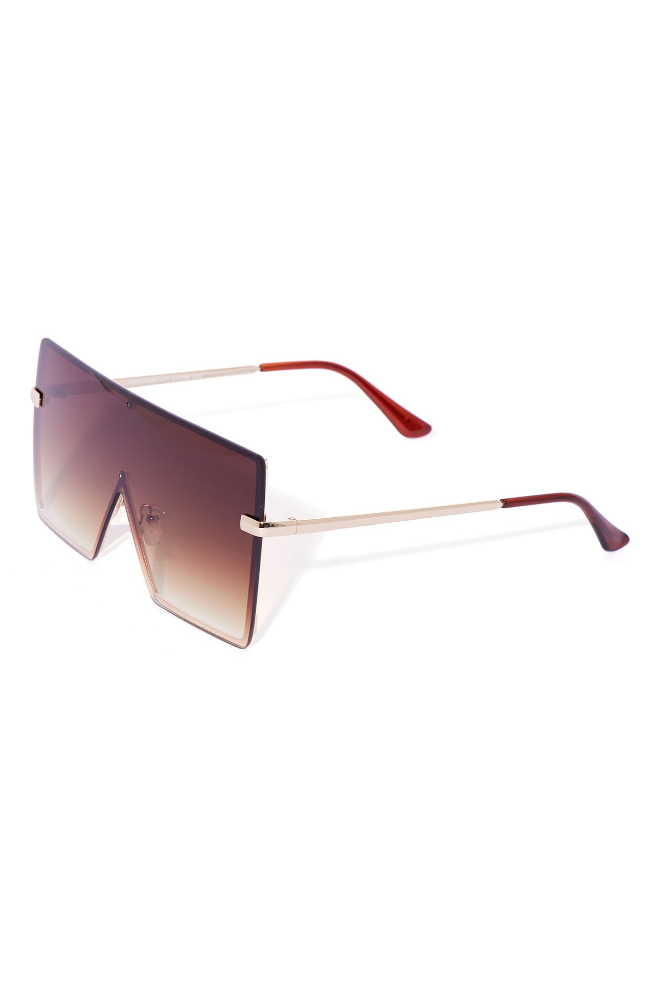 https://cdn.shopify.com/s/files/1/0293/9277/products/12-16-22Studio7_ME_14-45-37_33_M21316APMC_Brown_1620_ES.jpg?v=1671728461