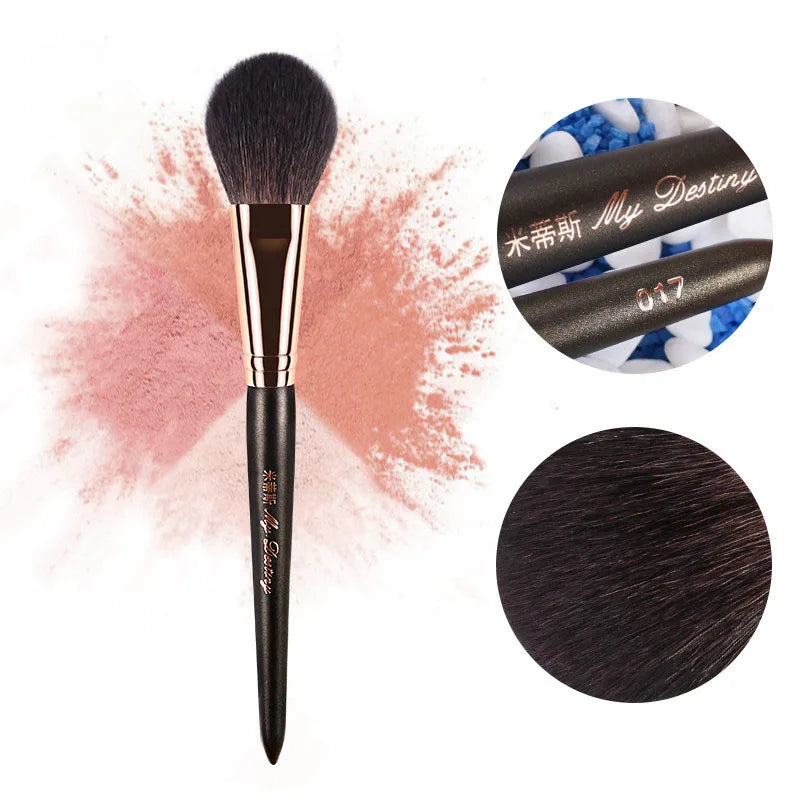 Round Blush Brush for Blusher Make Up