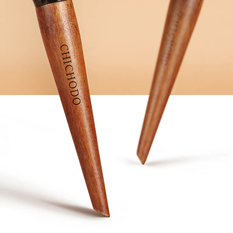 Makeup Brush Amber Series Carved