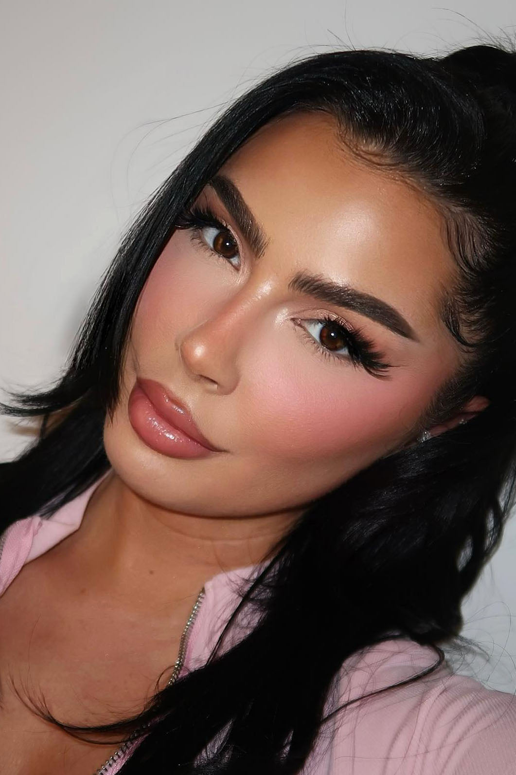 https://cdn.shopify.com/s/files/1/0293/9277/products/NOVABEAUTYMoisturizingRichGlowLipGloss-Select_mer.jpg?v=1687463963