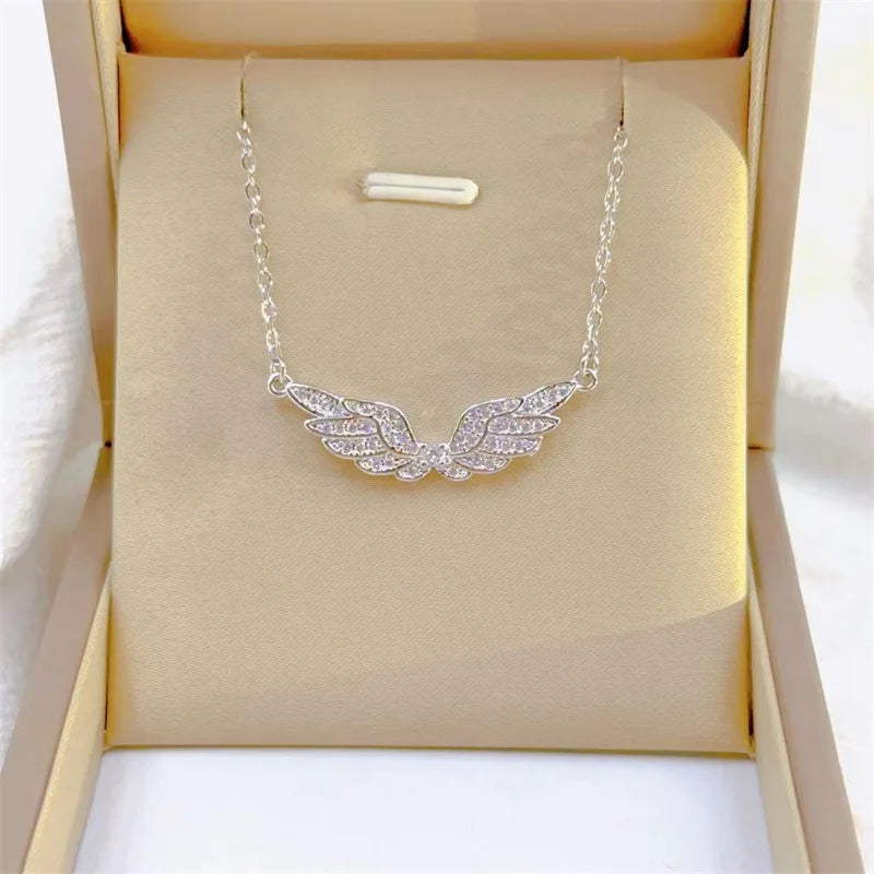 Exquisite Light Luxury White Necklace