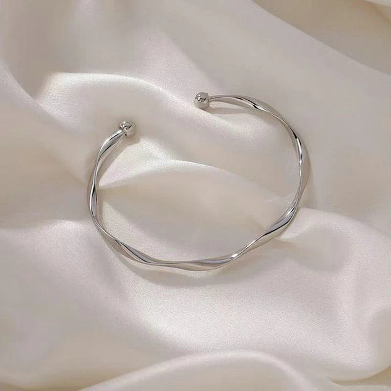 Classic Twisted Gold Bracelet