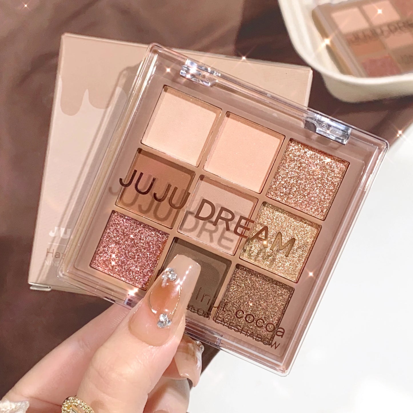 Luxurious 9-18 color eyeshadow palette