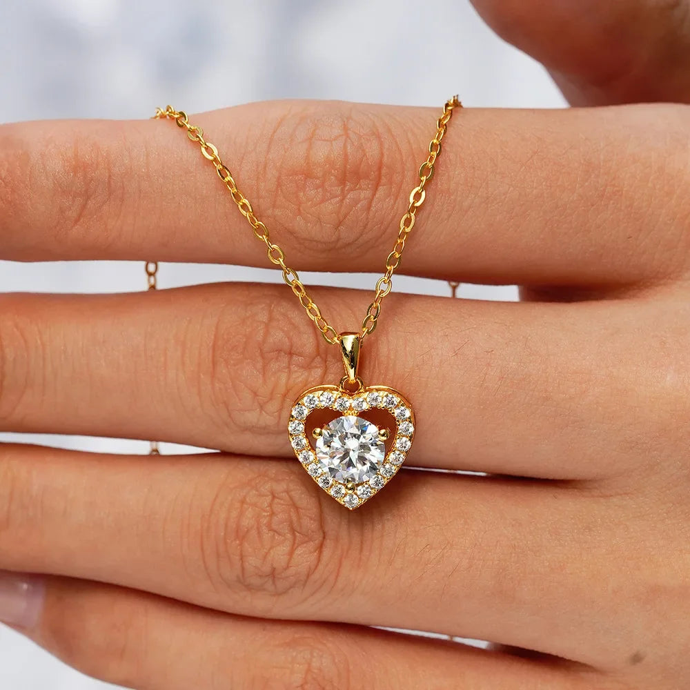 100% Real 18k Gold  Heart-shaped Moissanite Necklace