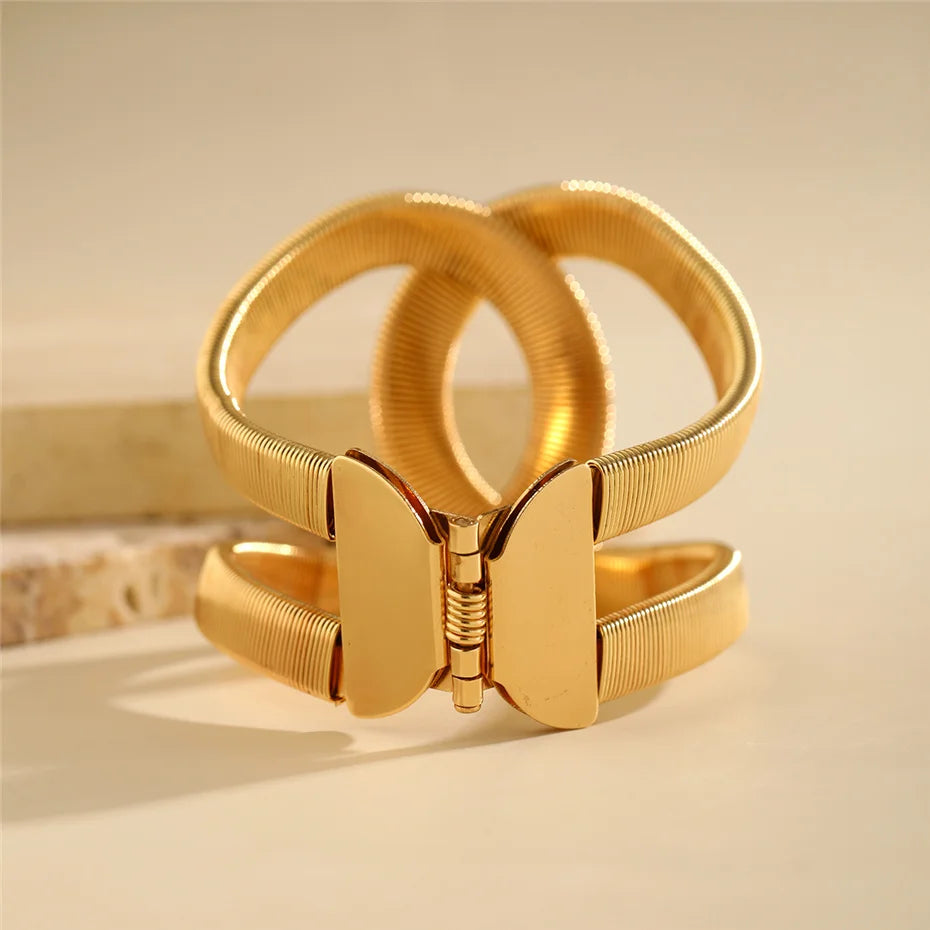 Exaggerated Twisted Arm Bracelet