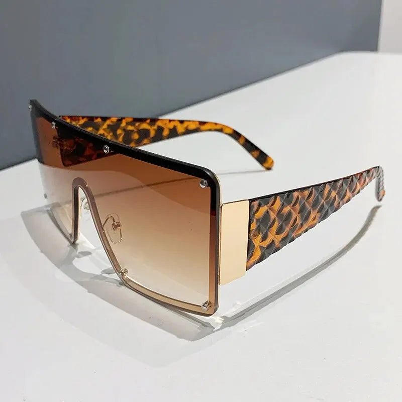 One-piece Wide-rimmed Sunglasses