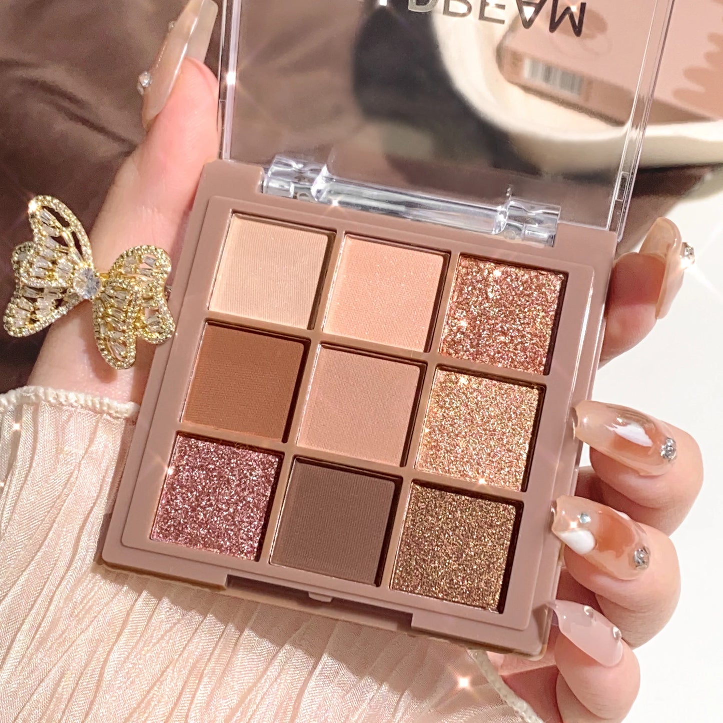 Luxurious 9-18 color eyeshadow palette