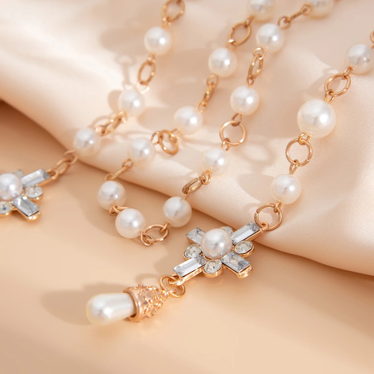 Classic Imitation Pearl Rhinestone Necklace