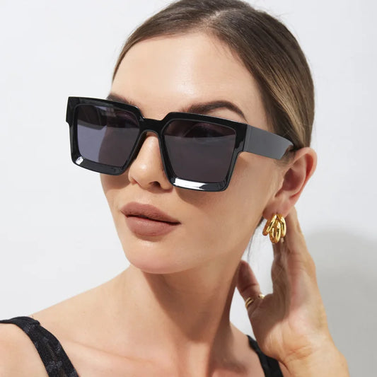 Three-dimensional Trend Classic Sunshades