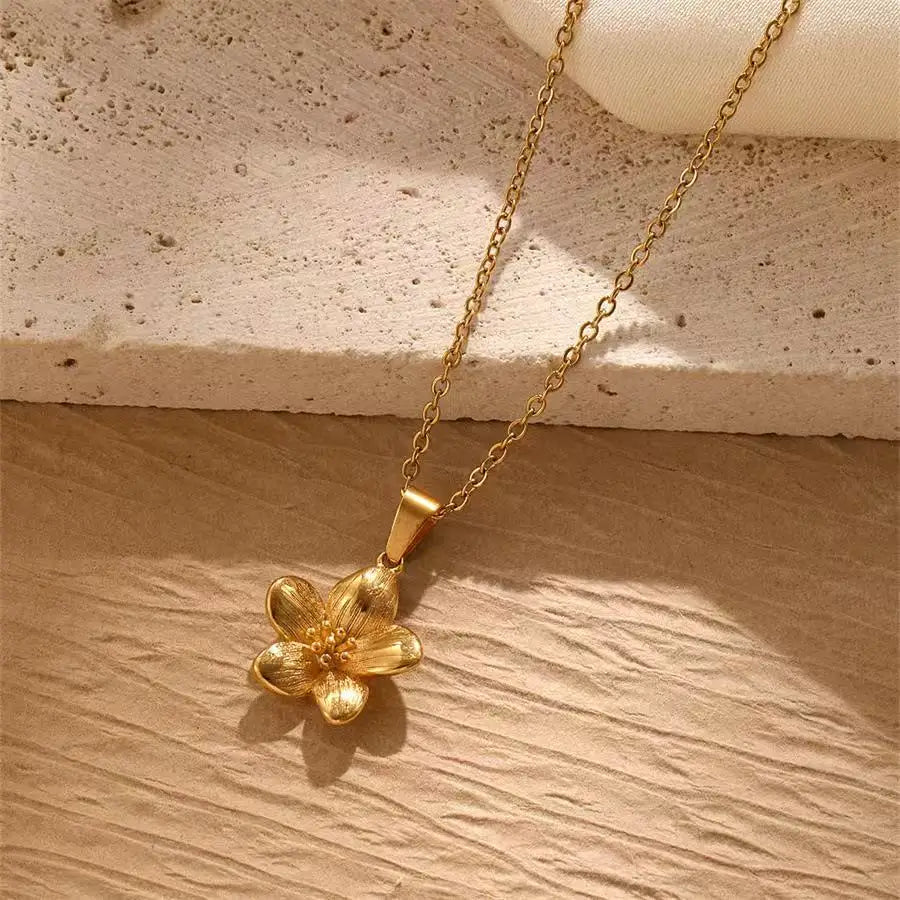 Hand-cCast Flower Pendant Necklace
