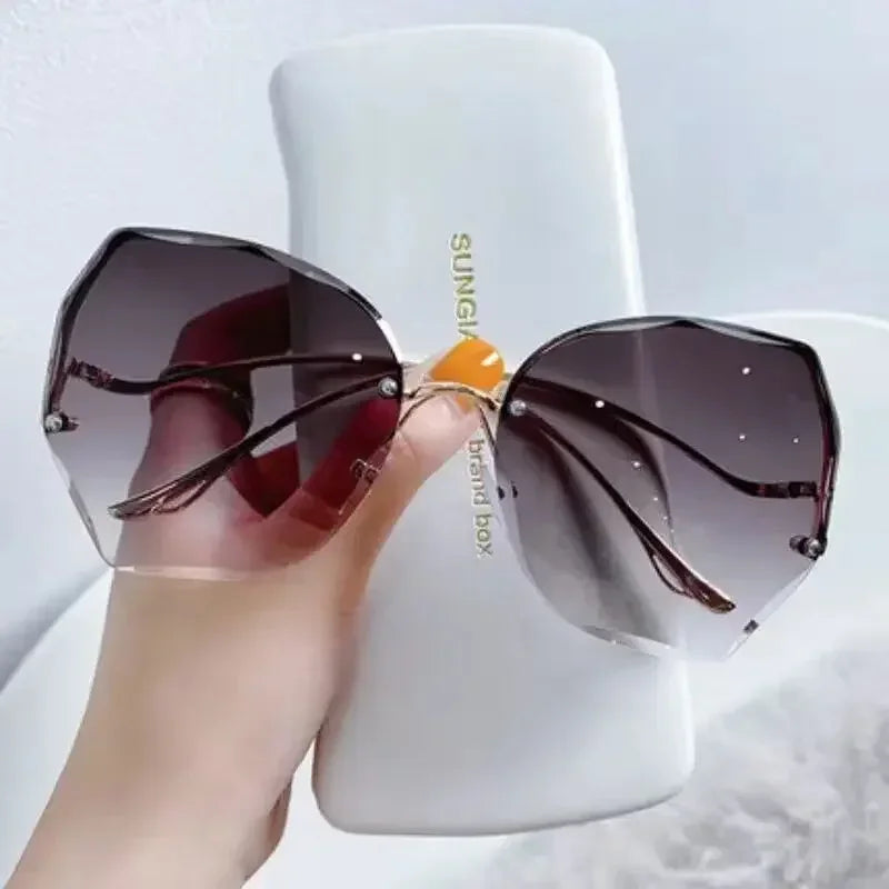 Round Designer Rimless