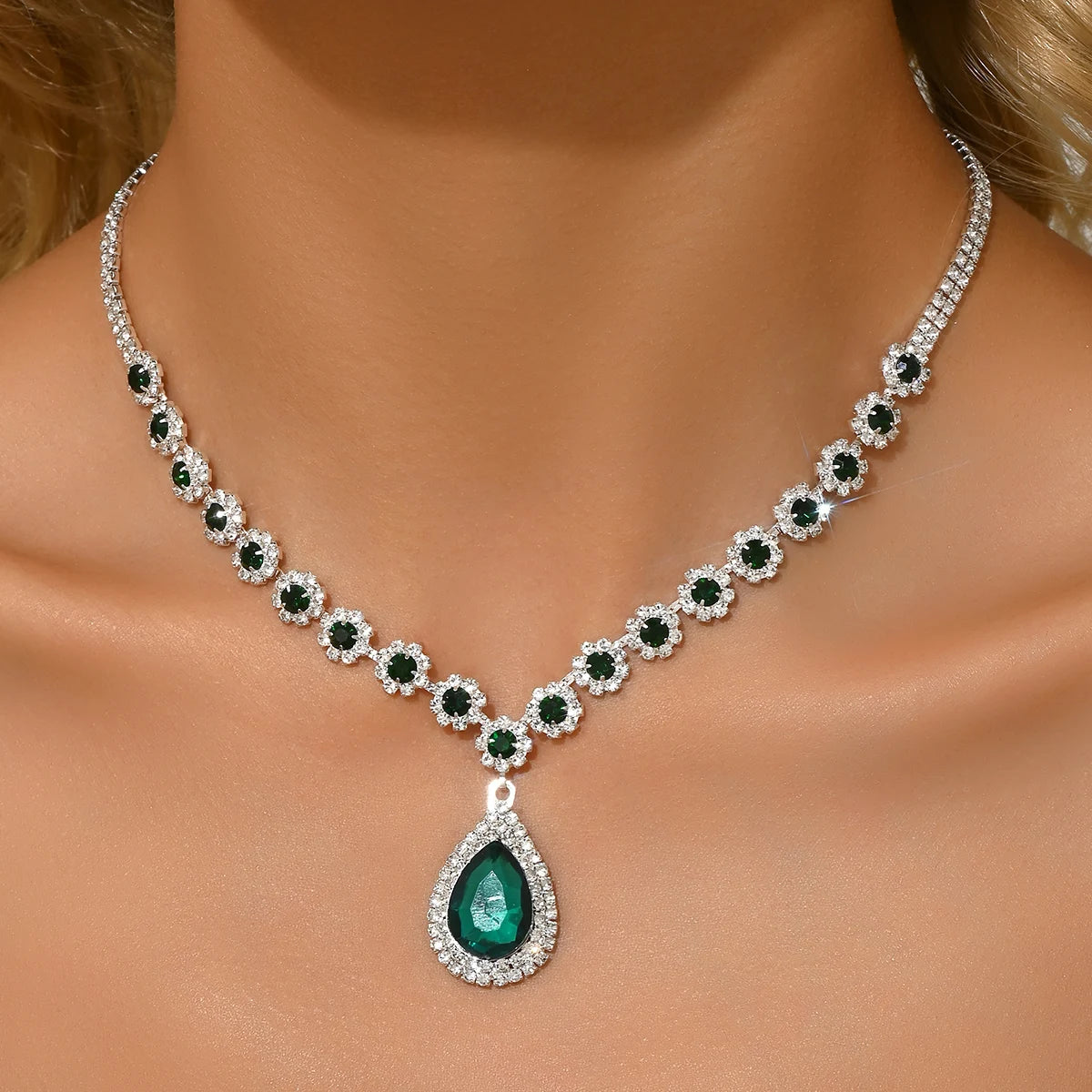 Waterdrop Flower Design Necklace