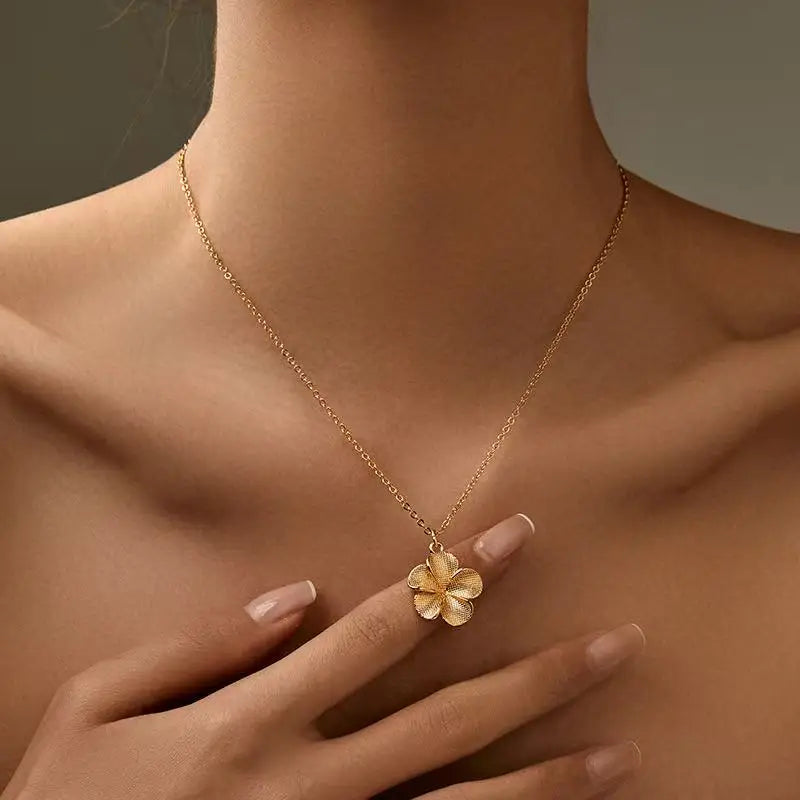 Hand-cCast Flower Pendant Necklace