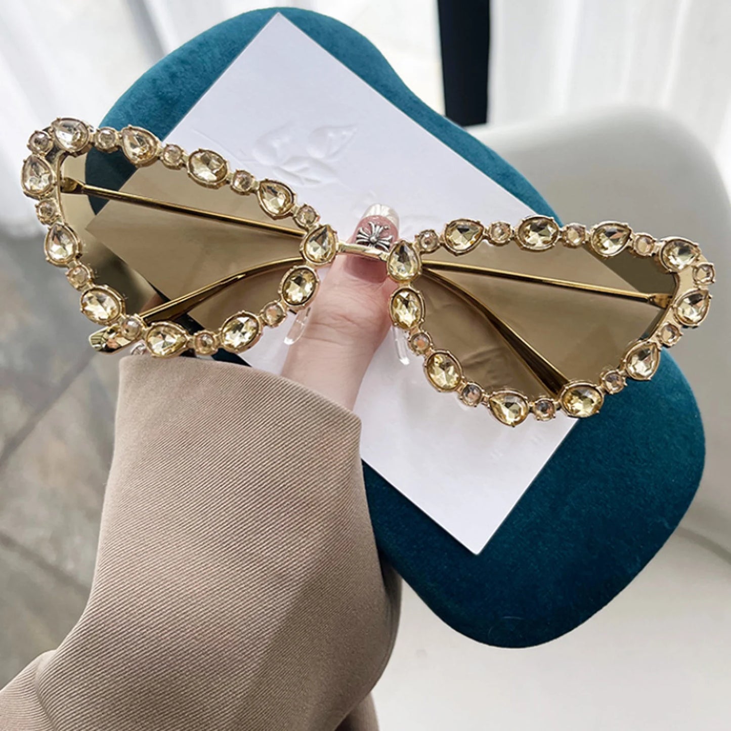 Luxury Cat-eye Rhinestone Shades
