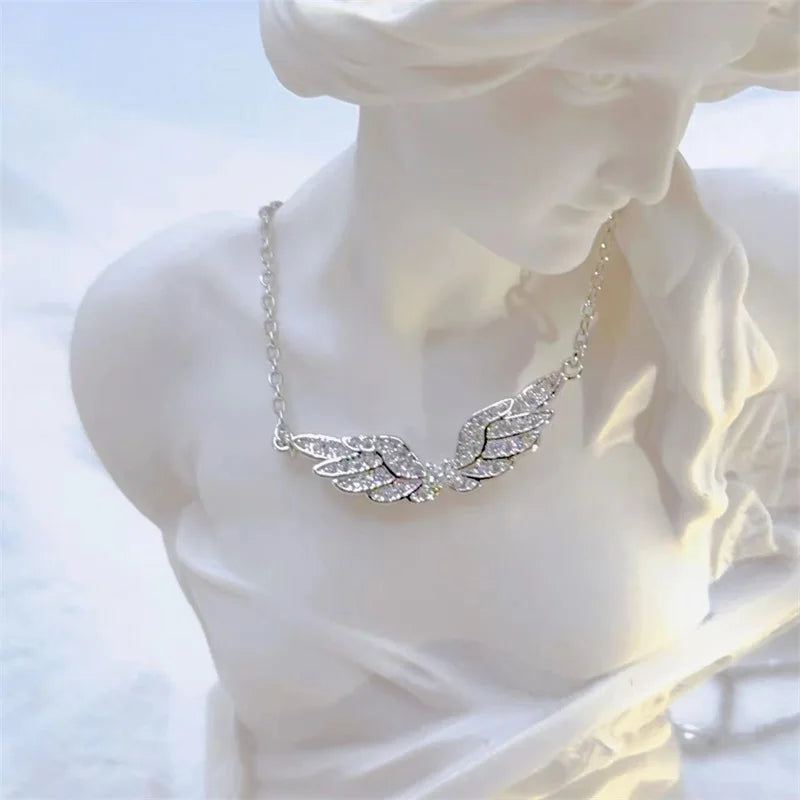 Exquisite Light Luxury White Necklace